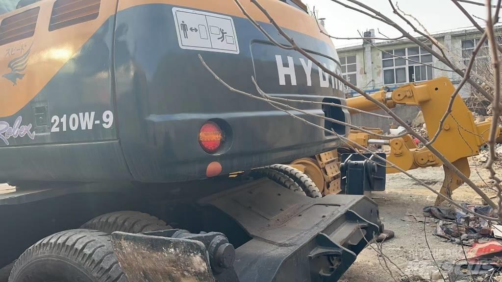 Hyundai DH210W-9  휠 굴삭기