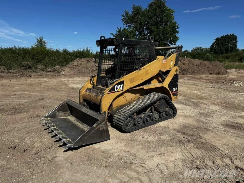 CAT 257 궤도식 로우더