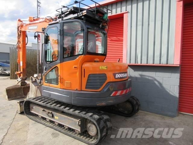Doosan DX 85 R-3 중형굴삭기 7톤-28톤