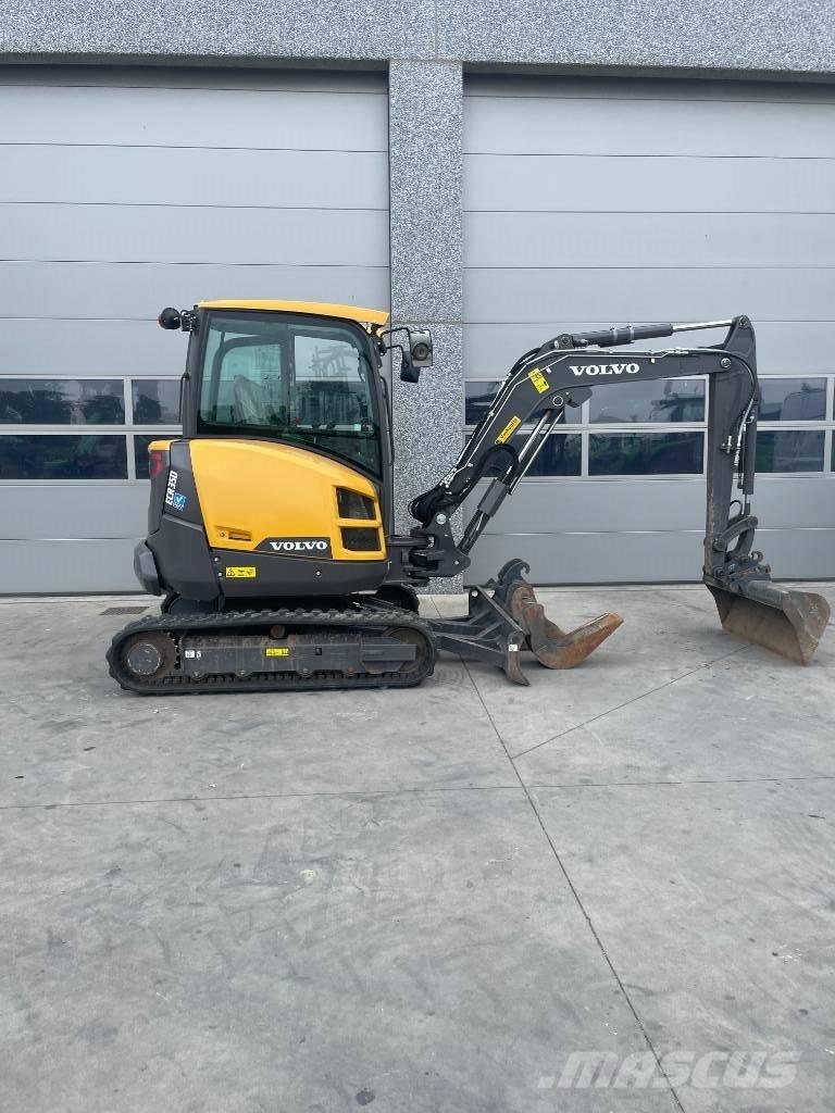 Volvo ECR 35 D 소형 굴삭기 7톤 미만