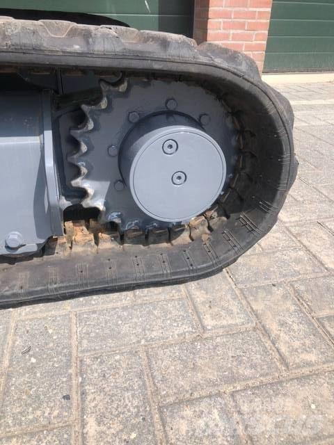 Takeuchi TB230 소형 굴삭기 7톤 미만