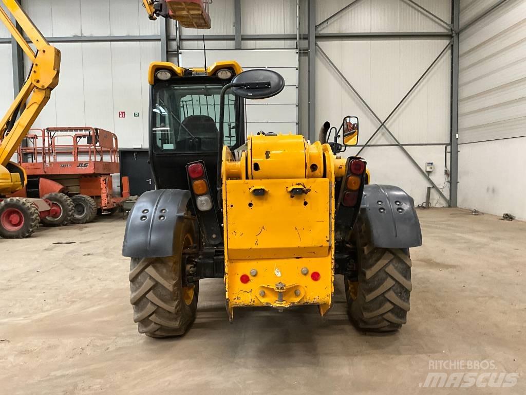 JCB 535-125 텔러 핸들러