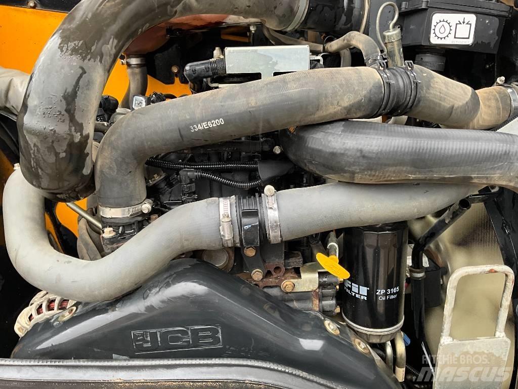 JCB 535-125 텔러 핸들러