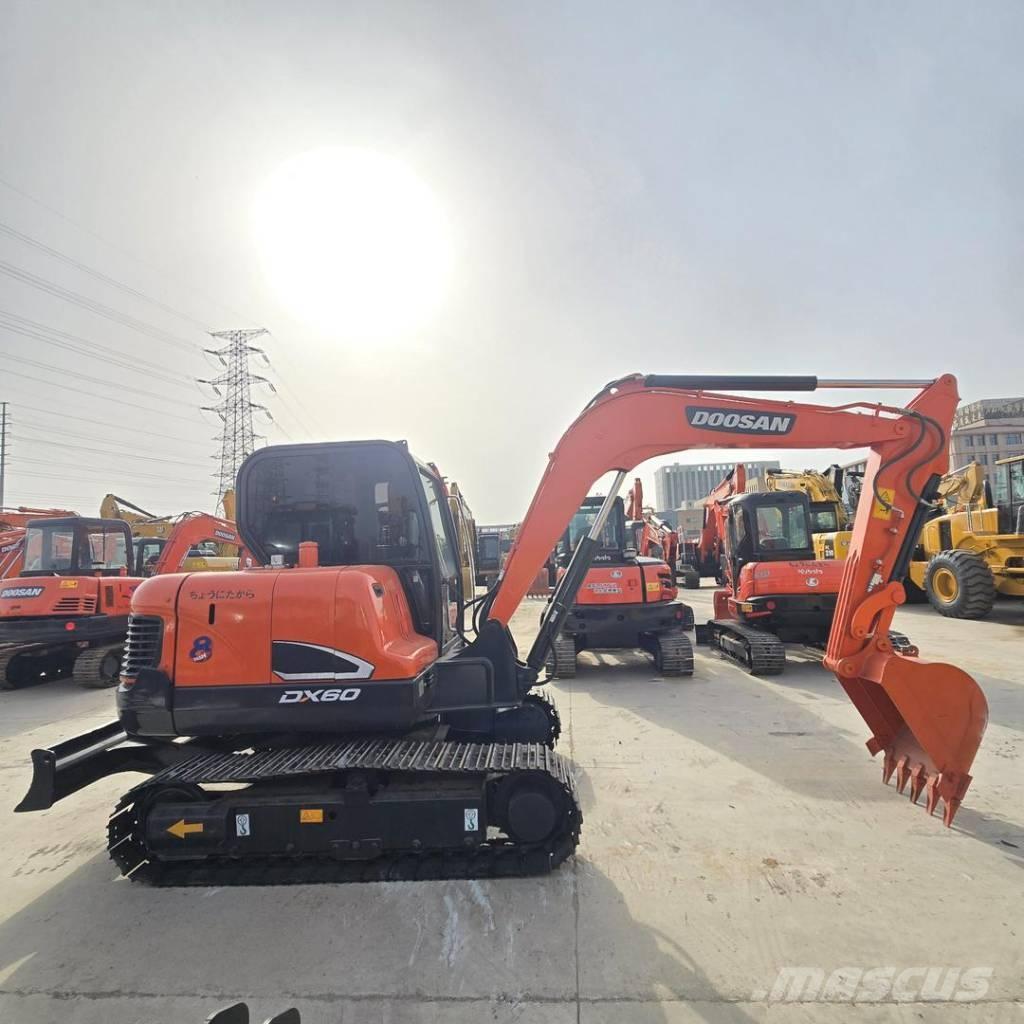 Doosan DX 60 소형 굴삭기 7톤 미만