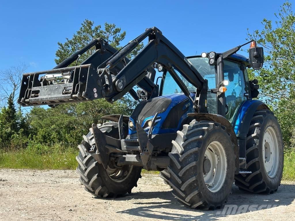 Valtra G 135 Versu 트랙터