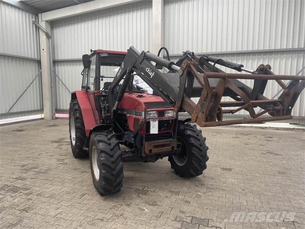 Case IH 3230 트랙터