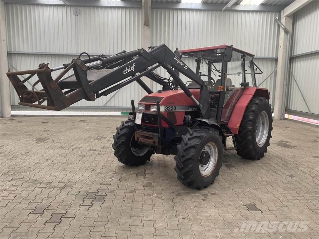 Case IH 3230 트랙터