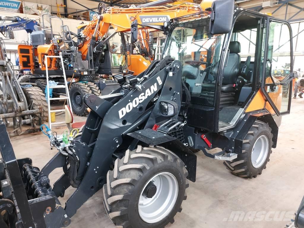 Develon DL 60-7  휠로우더