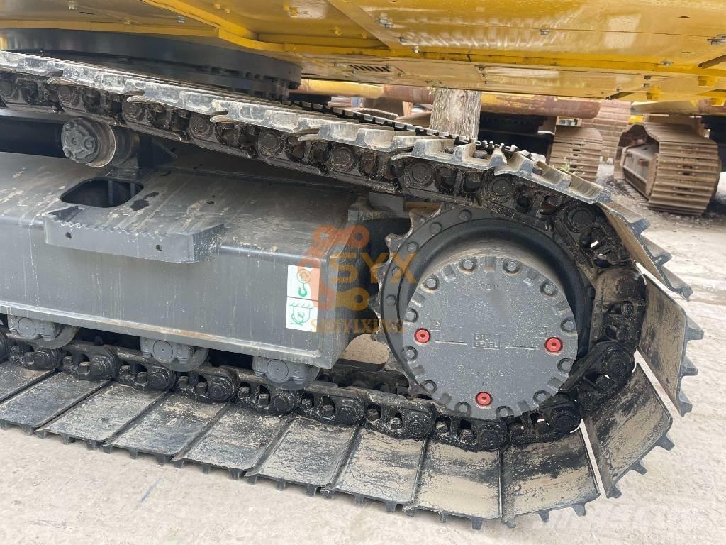 Komatsu PC 200 대형 굴삭기 29톤 이상