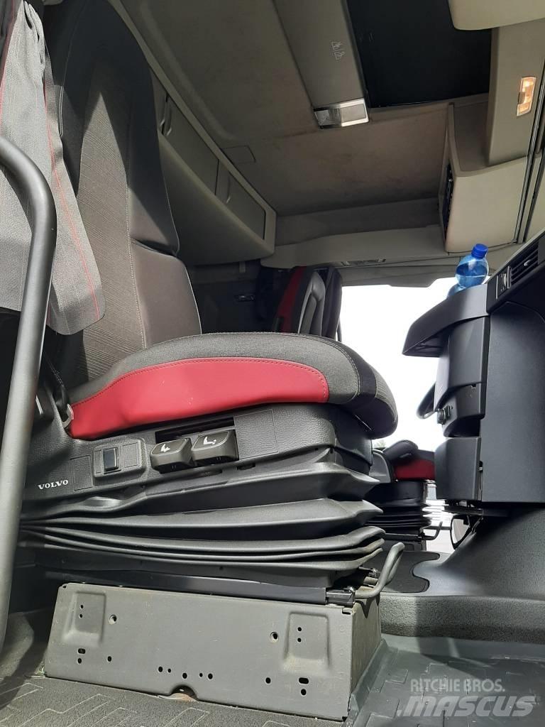 Volvo FH 13 우드칩 트럭