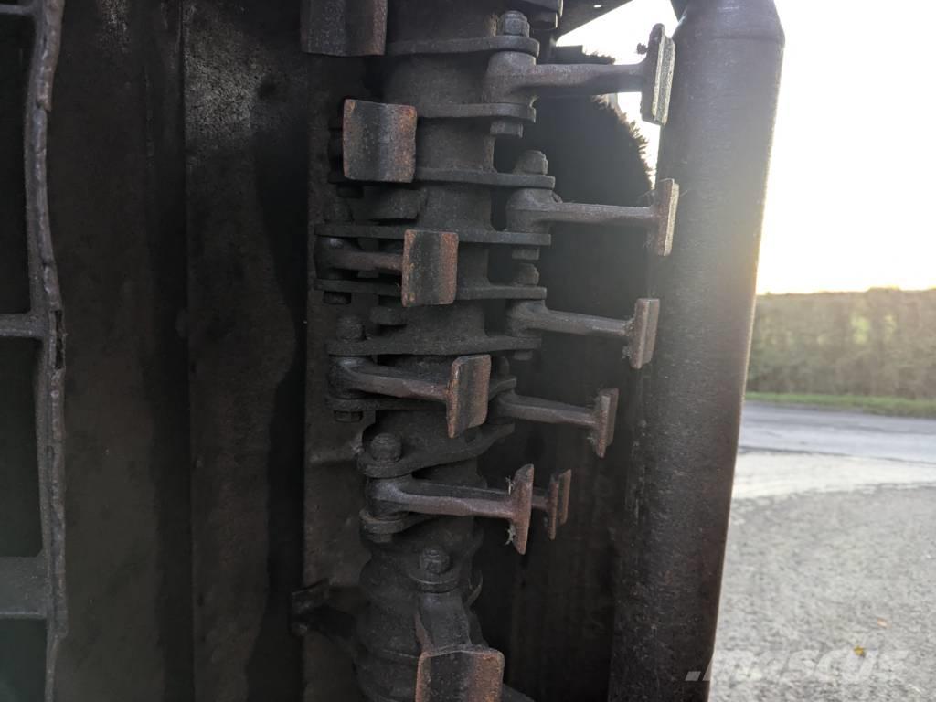 McConnel PA93 헤지커터