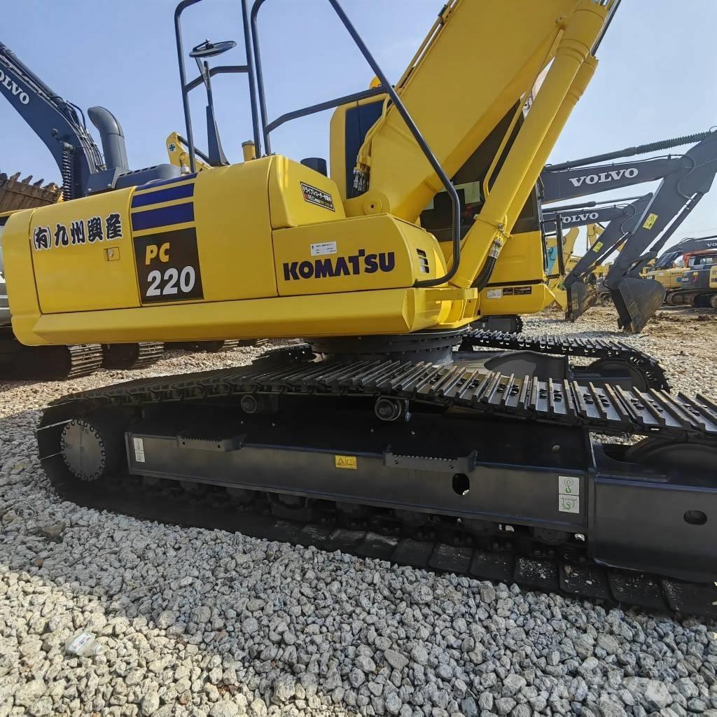 Komatsu PC 220-8 대형 굴삭기 29톤 이상