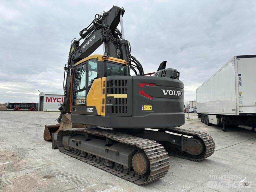 Volvo ECR235EL 대형 굴삭기 29톤 이상