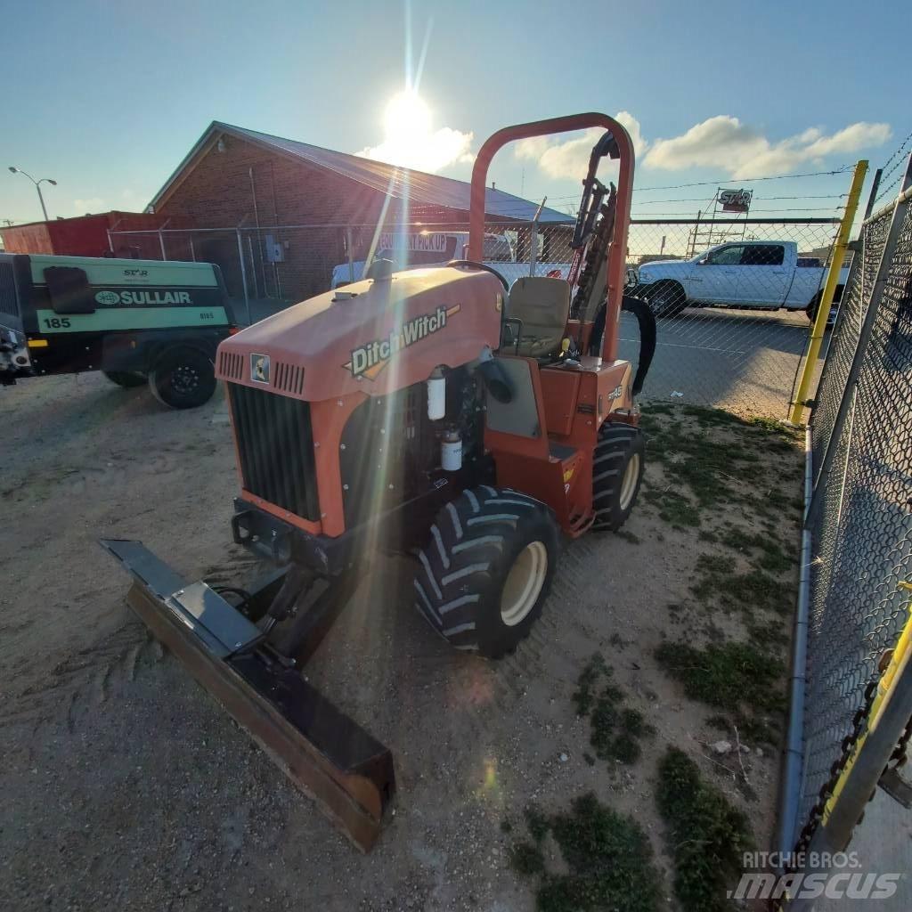 Ditch Witch RT 45 트렌처
