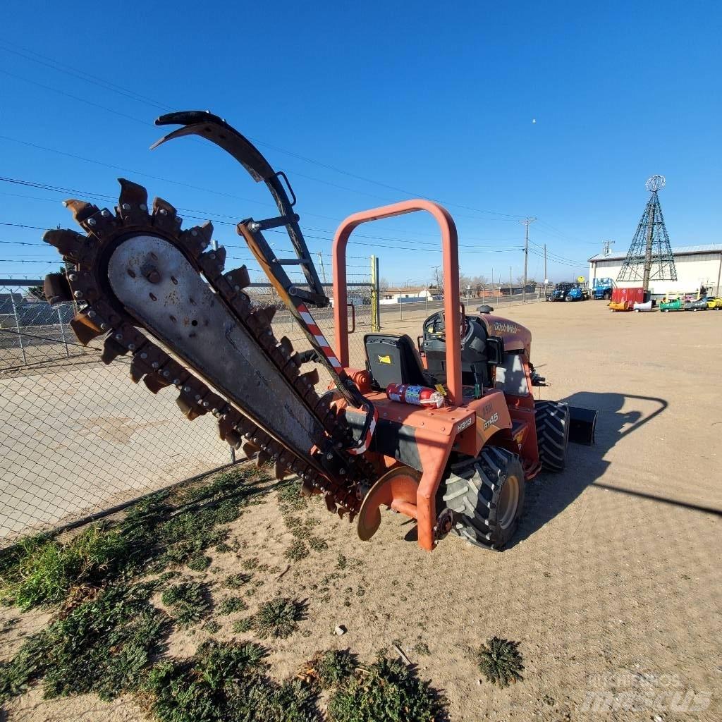 Ditch Witch RT 45 트렌처