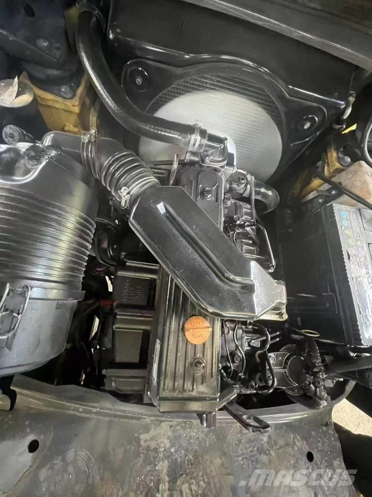 Komatsu FD 30 T-17 디젤 지게차