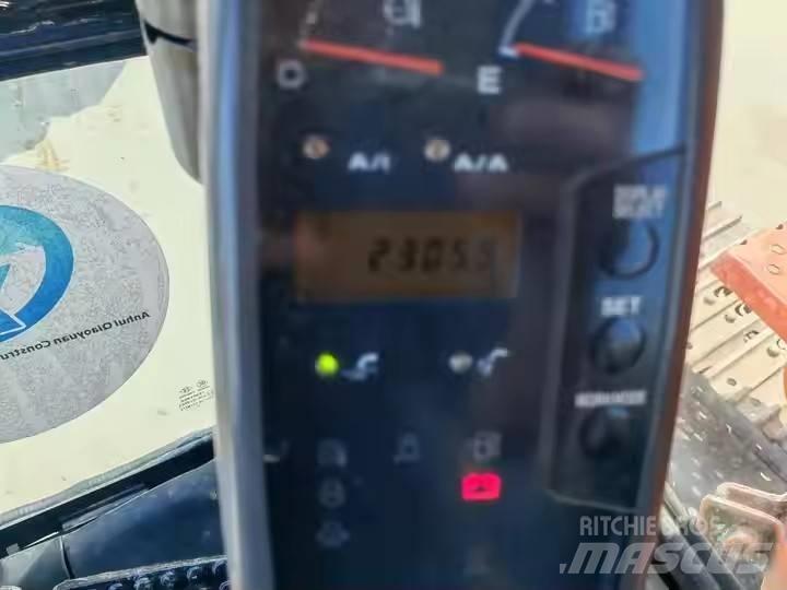 Hitachi ZX135 대형 굴삭기 29톤 이상