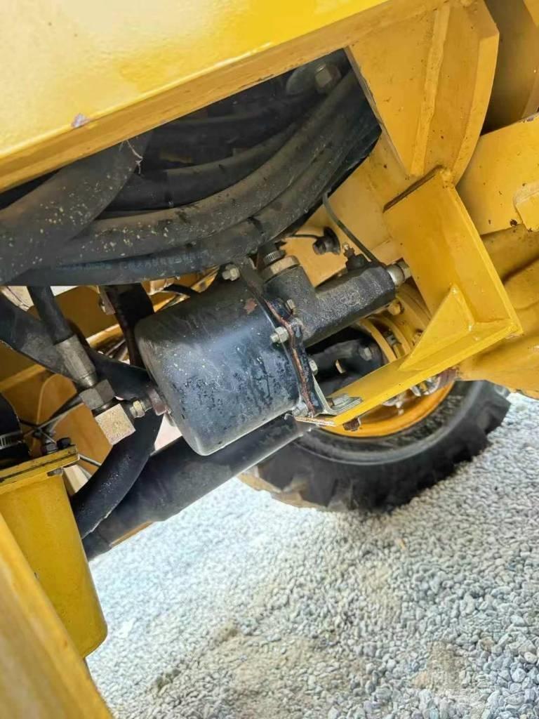 XCMG WZ 30-25 백호로더
