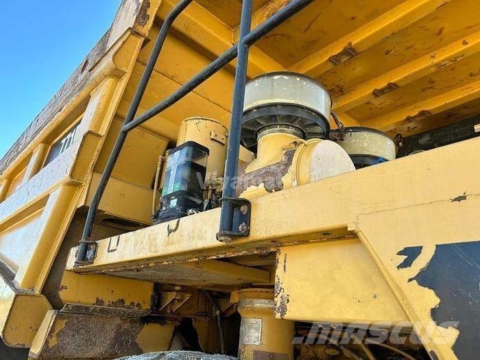 CAT 771D 건설현장 덤프트럭
