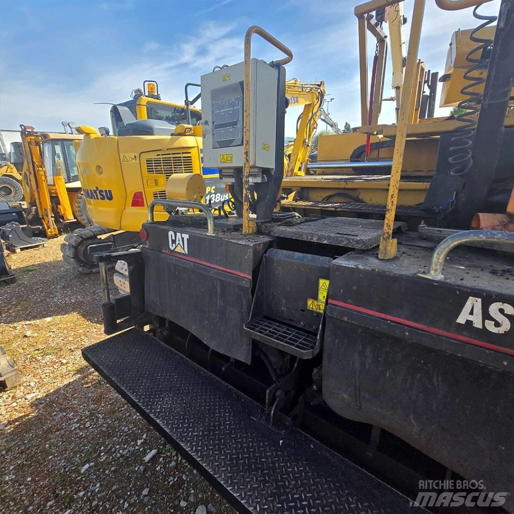 CAT AP 600 아스팔트 포장장비