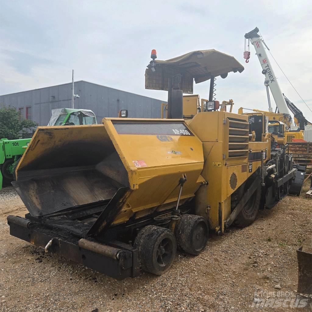 CAT AP600 아스팔트 포장장비