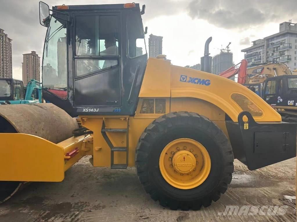 XCMG XS 183 J 싱글 드럼 롤러