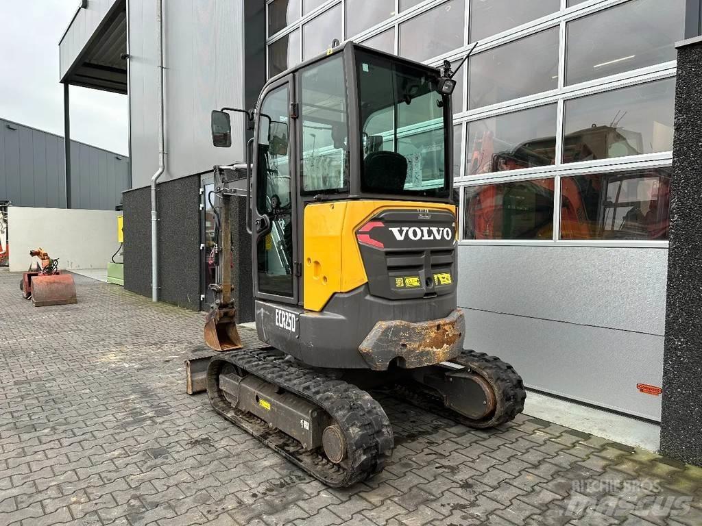 Volvo ECR25D 소형 굴삭기 7톤 미만
