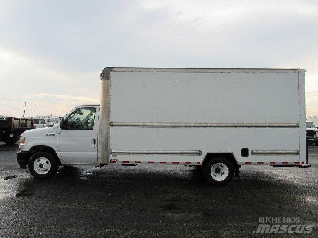 Ford E-350 탑차 트럭
