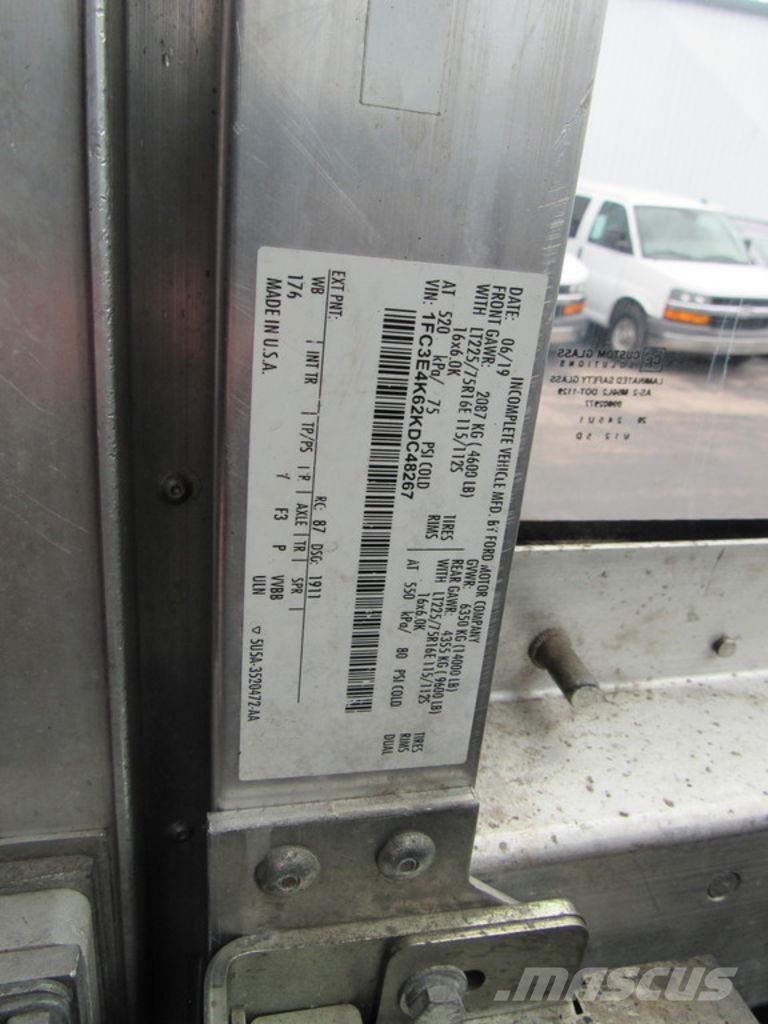 Ford E-450 탑차 트럭