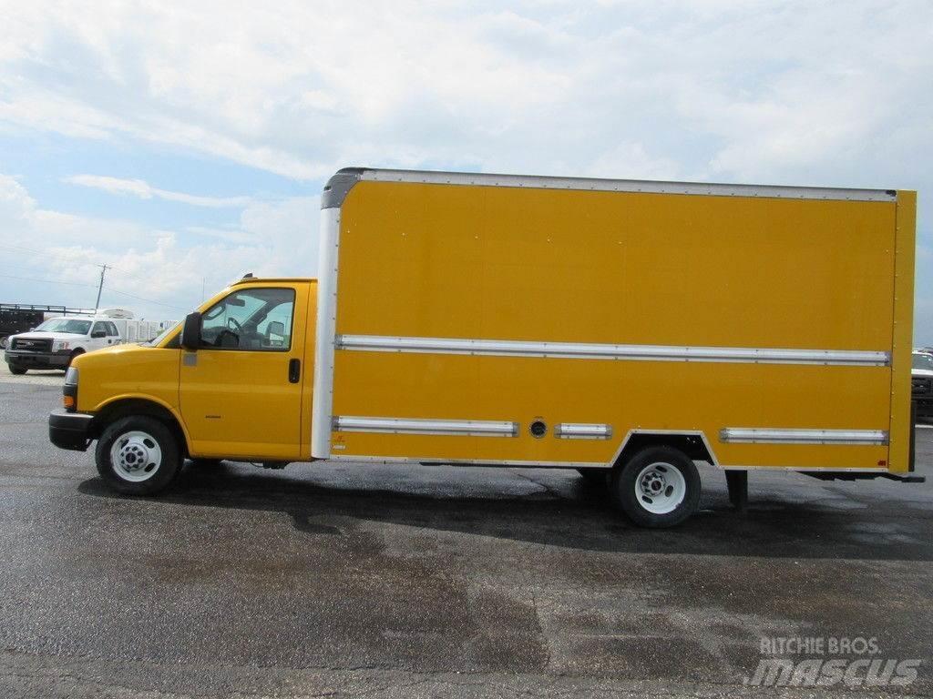 GMC Savana 3500 탑차 트럭
