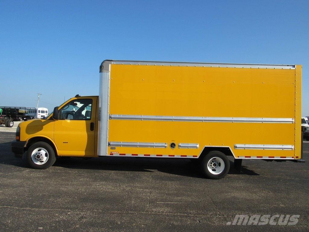 GMC Savana 3500 탑차 트럭