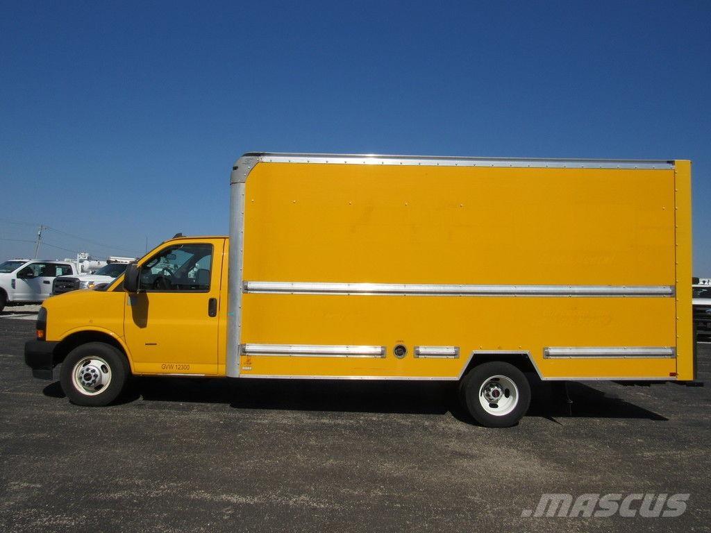 GMC Savana 3500 탑차 트럭