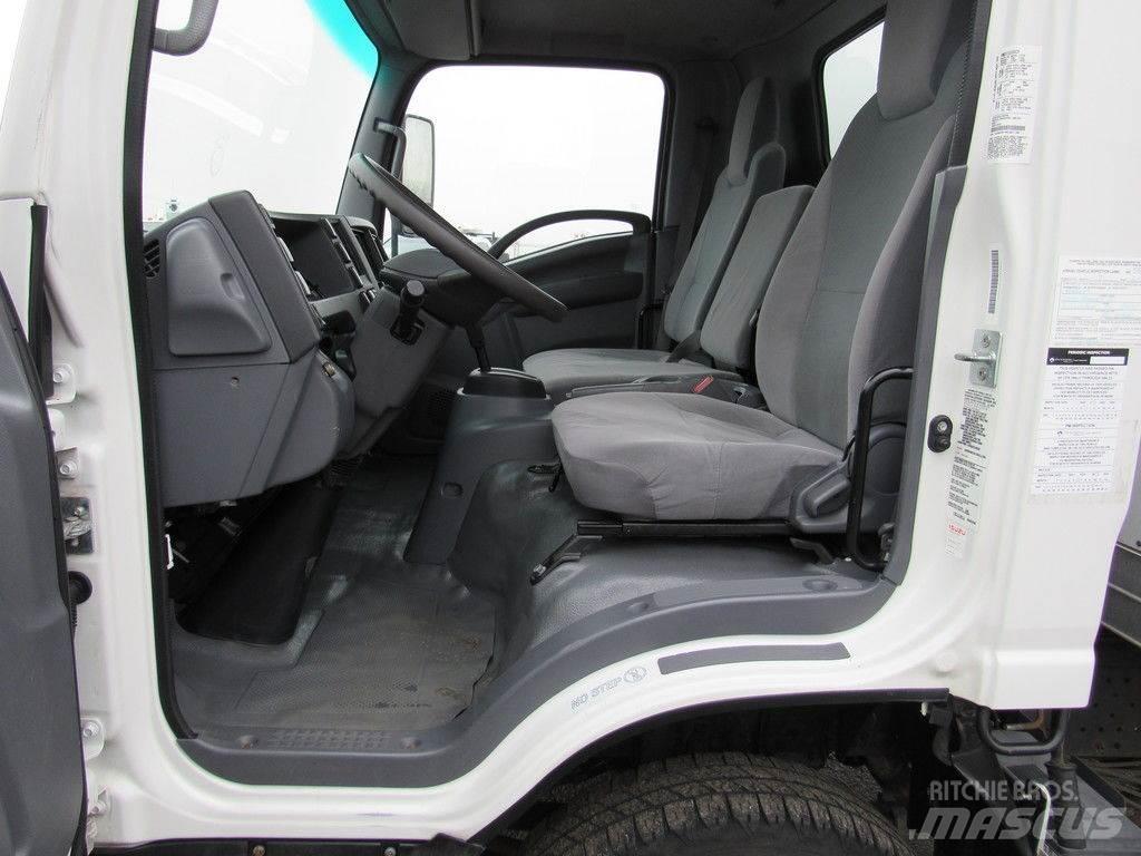 Isuzu NPR 탑차 트럭