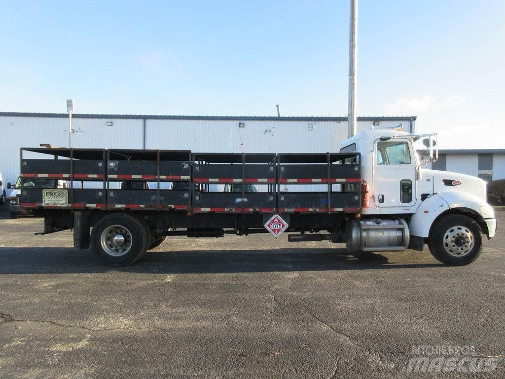 Peterbilt 335 플랫베드/드롭사이드 트럭