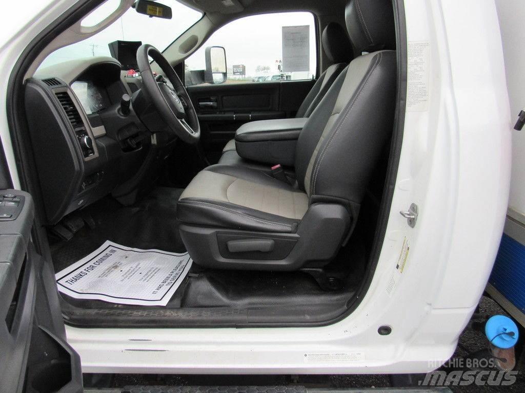 RAM 5500 트럭 탑재 고소작업대