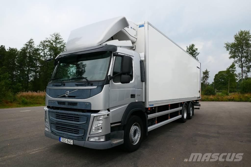 Volvo FM 330 6x2*4 온도 조절식 트럭