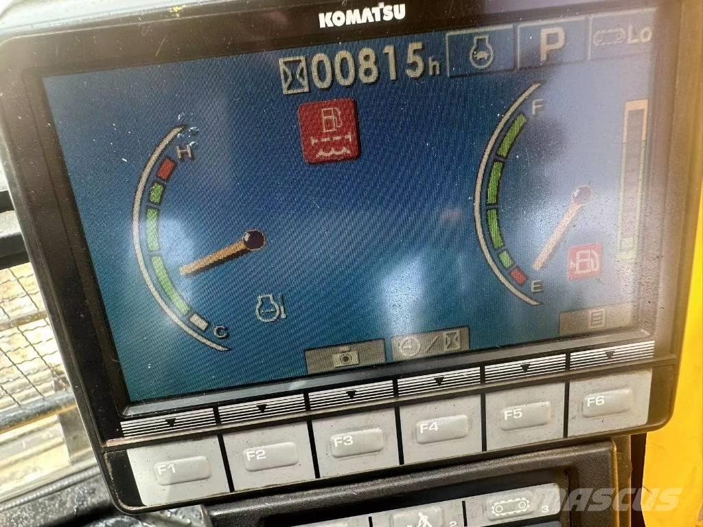 Komatsu PC 220-8 대형 굴삭기 29톤 이상