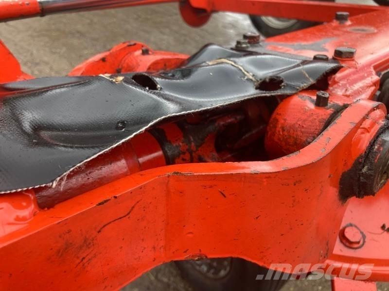 Kuhn GF 8702 T 갈퀴 및 테더