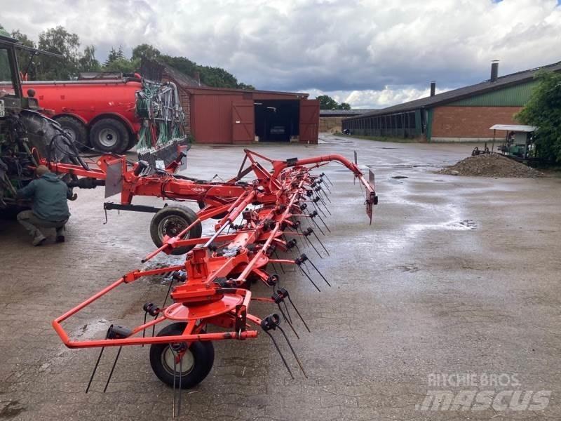 Kuhn GF8702T 갈퀴 및 테더