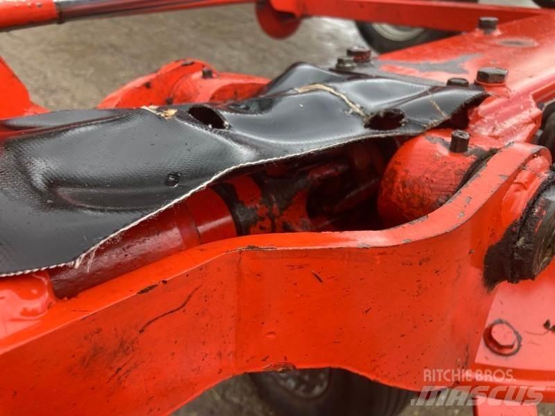 Kuhn GF8702T 갈퀴 및 테더