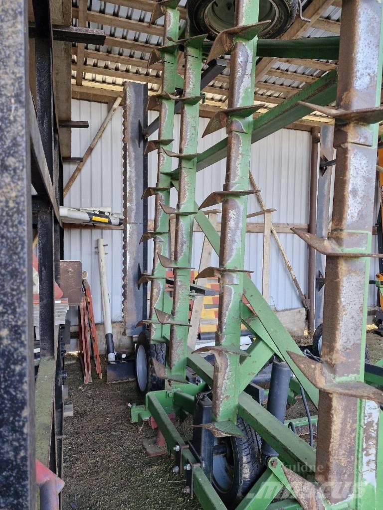 Kire Eelkobesti 끌 달린 쟁기