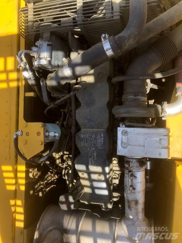 Komatsu PC200 대형 굴삭기 29톤 이상