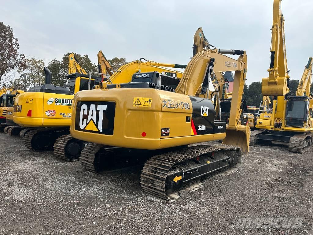 CAT 320 D2 대형 굴삭기 29톤 이상