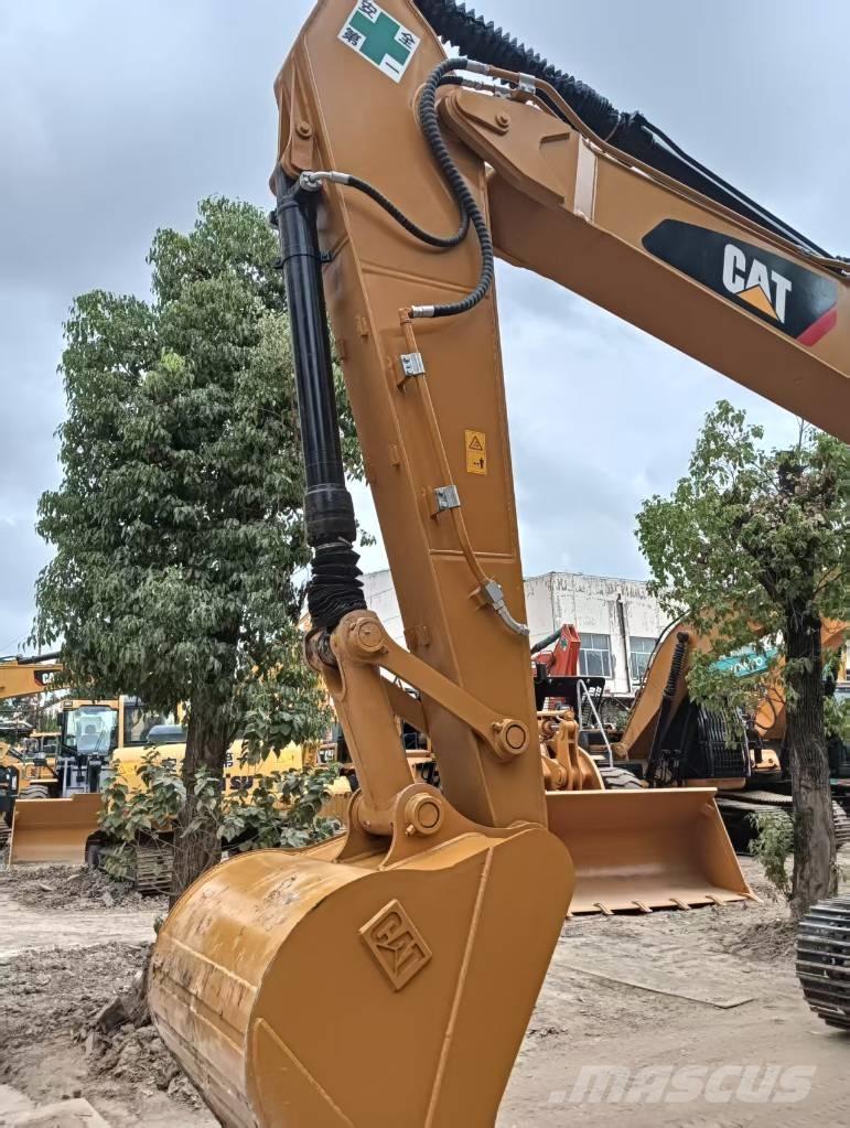 CAT 320 D 대형 굴삭기 29톤 이상