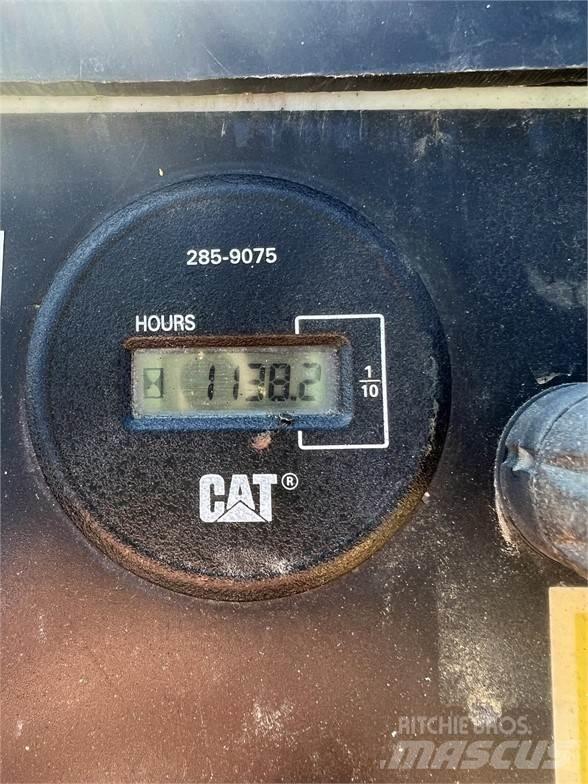CAT PS-150B 공기 타이어 롤러