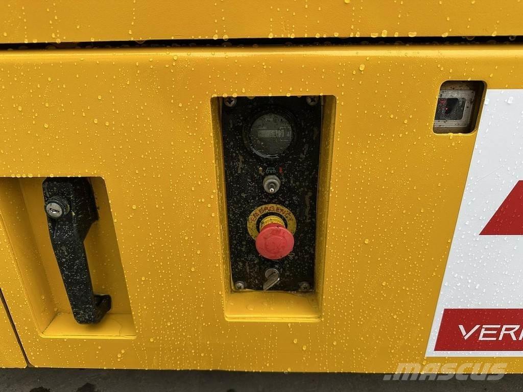 JCB S2032E 기타 승강기와 플랫폼