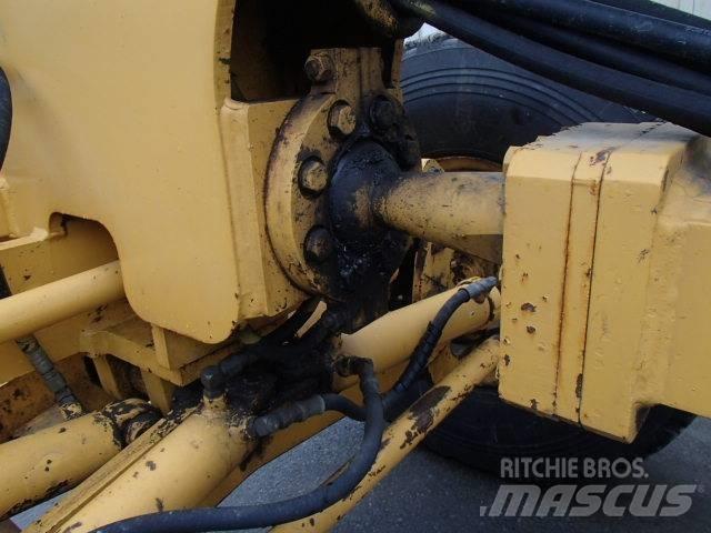 Volvo G 740 B 그레이더