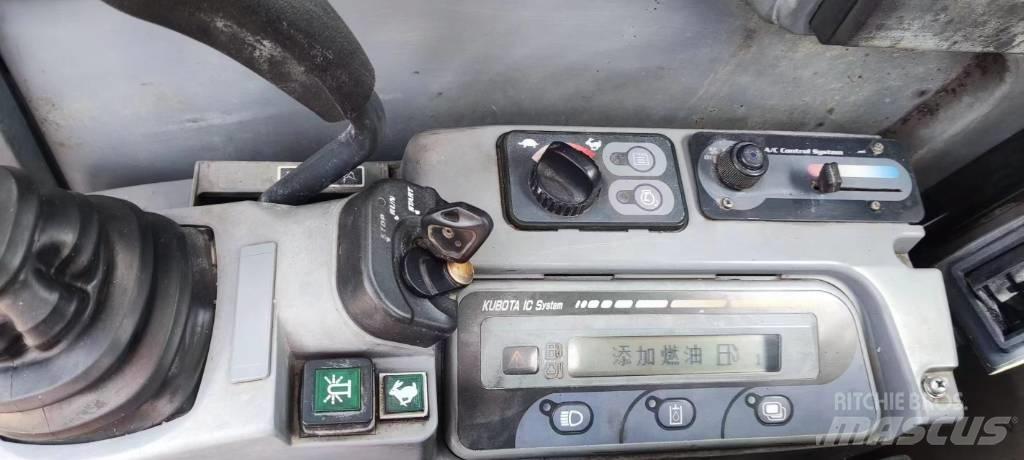 Kubota KX183 중형굴삭기 7톤-28톤