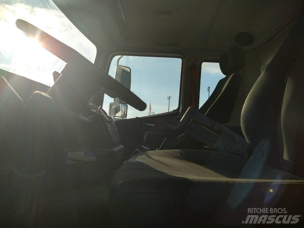 Autocar Xpert 폐기물 수거 트럭