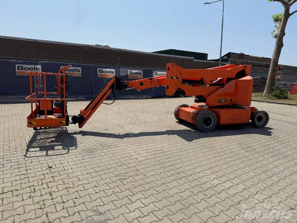JLG E400AJPN 관절형 전동이동 리프트
